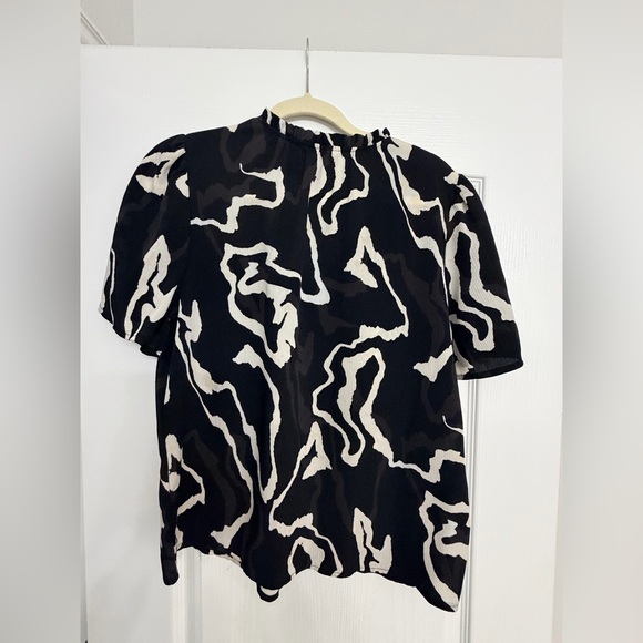 Nine West - Black and White Abstract Blouse - Picture 3 of 5